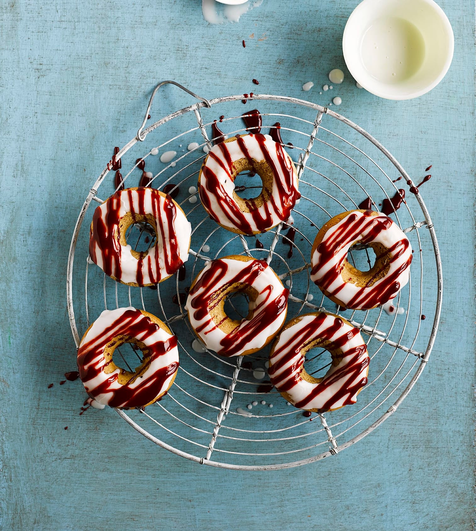 Photo of Baked 'chai' doughnuts with a cinnamon glaze by WW