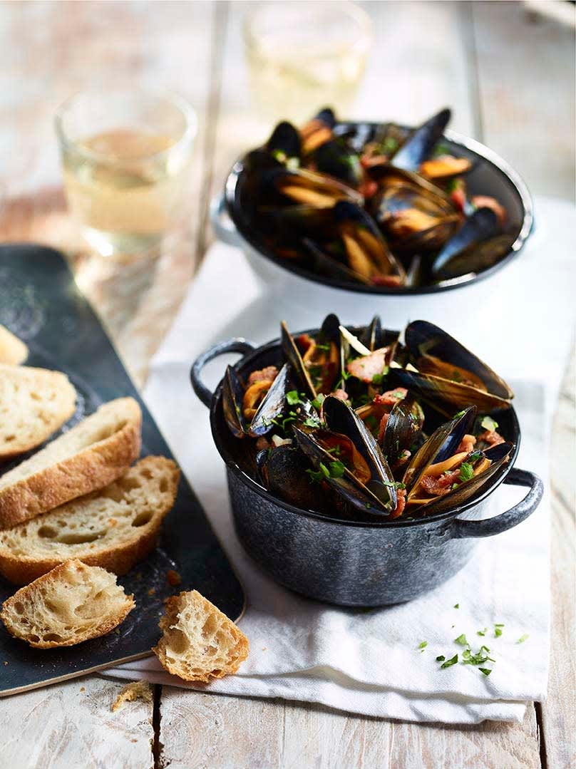Photo of Mussels with bacon & wine by WW