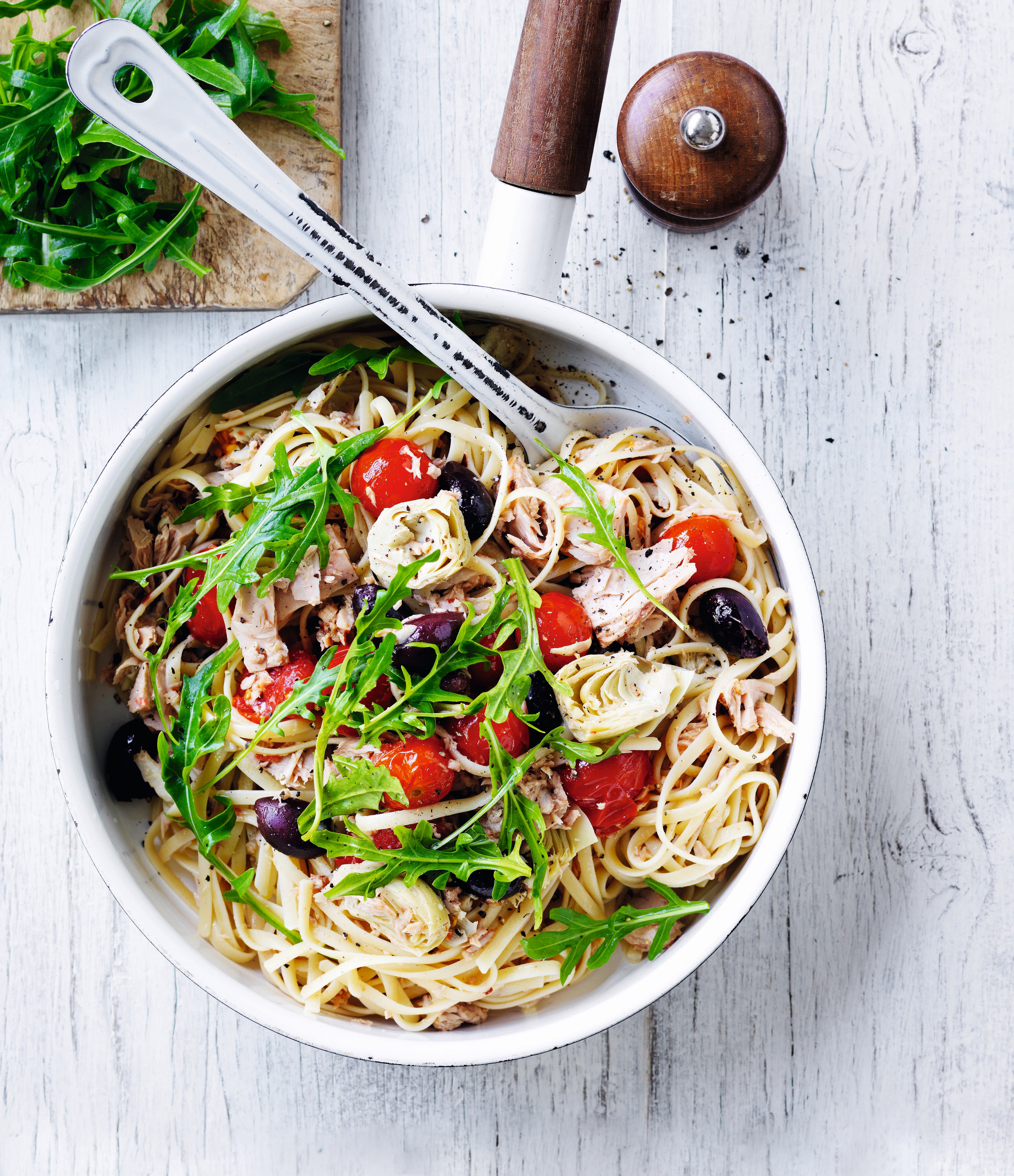 Photo of Linguine with tuna, tomatoes & chilli by WW
