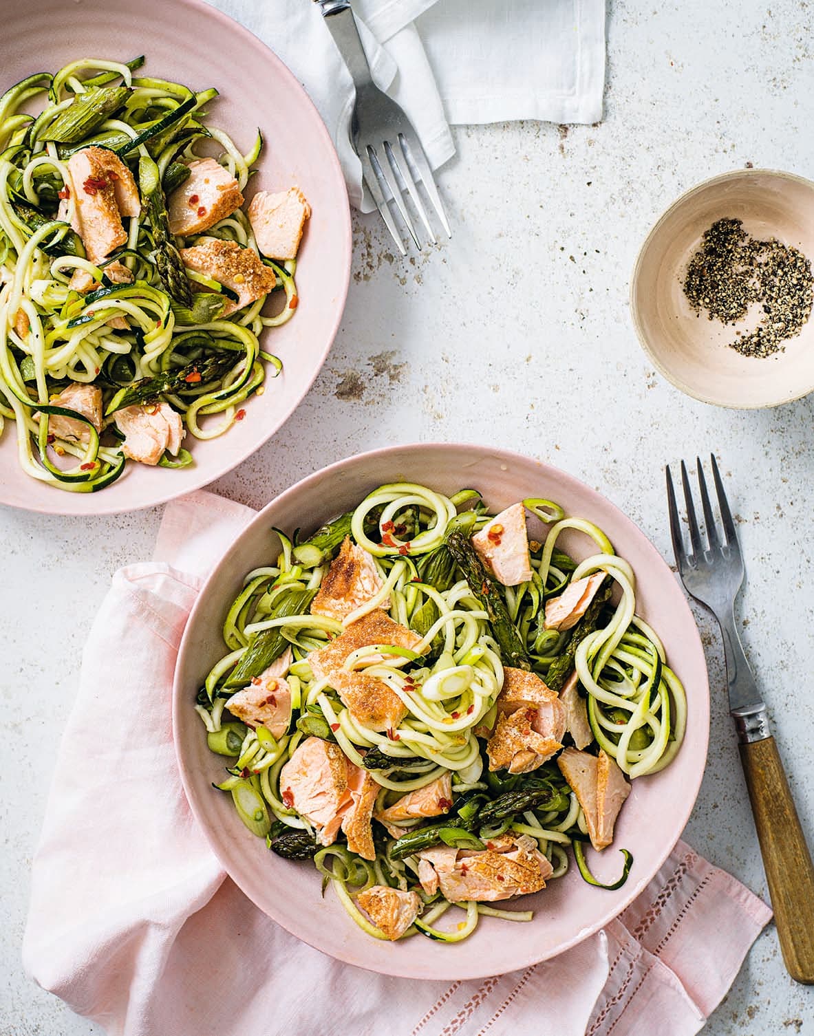 Photo of Sesame salmon courgetti bowl by WW