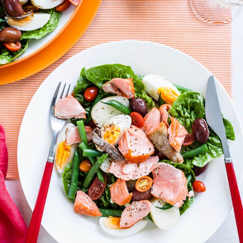 Photo of Salmon niçoise salad with lemon-caper dressing by WW