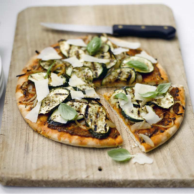 Photo of Onion & pesto courgette pizza by WW