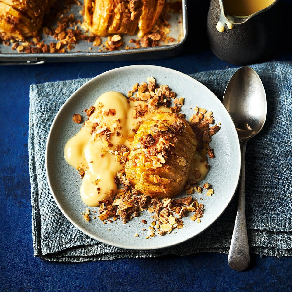 Photo of Hasselback apples with cinnamon crumble by WW
