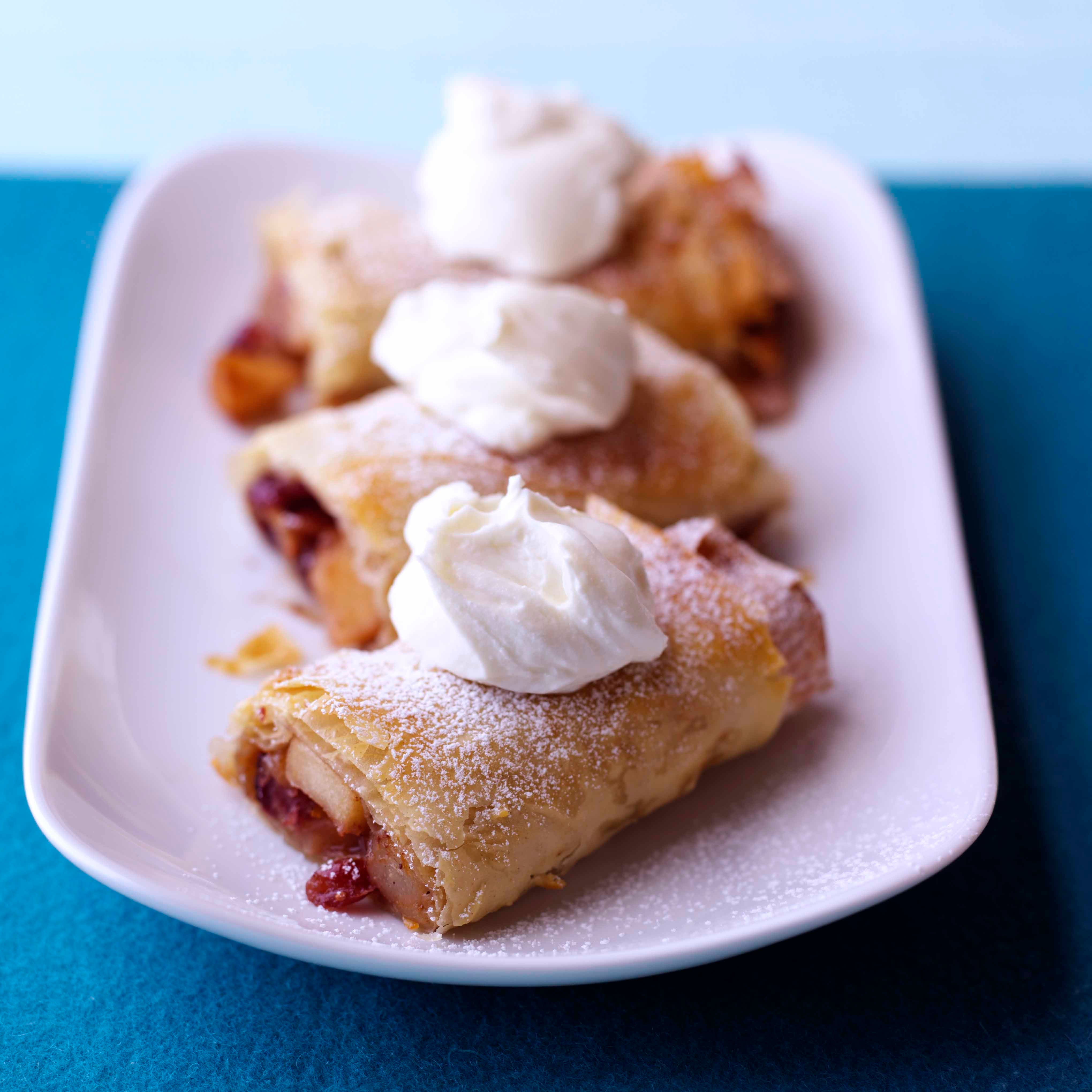 Photo of Spiced fruit strudel with vanilla cream by WW