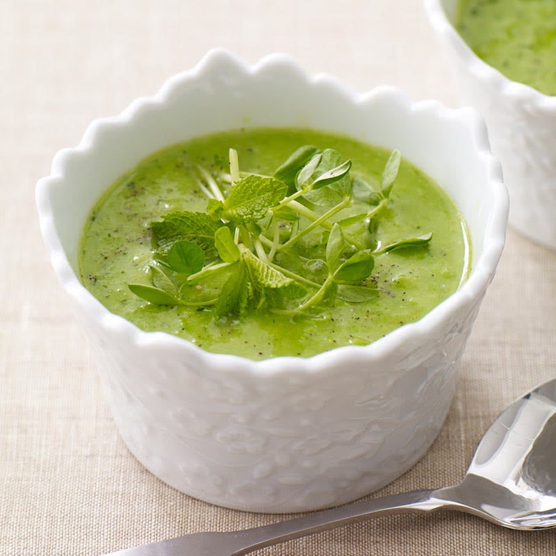 Courgette, pea & mint soup | Healthy Recipe | WW UK